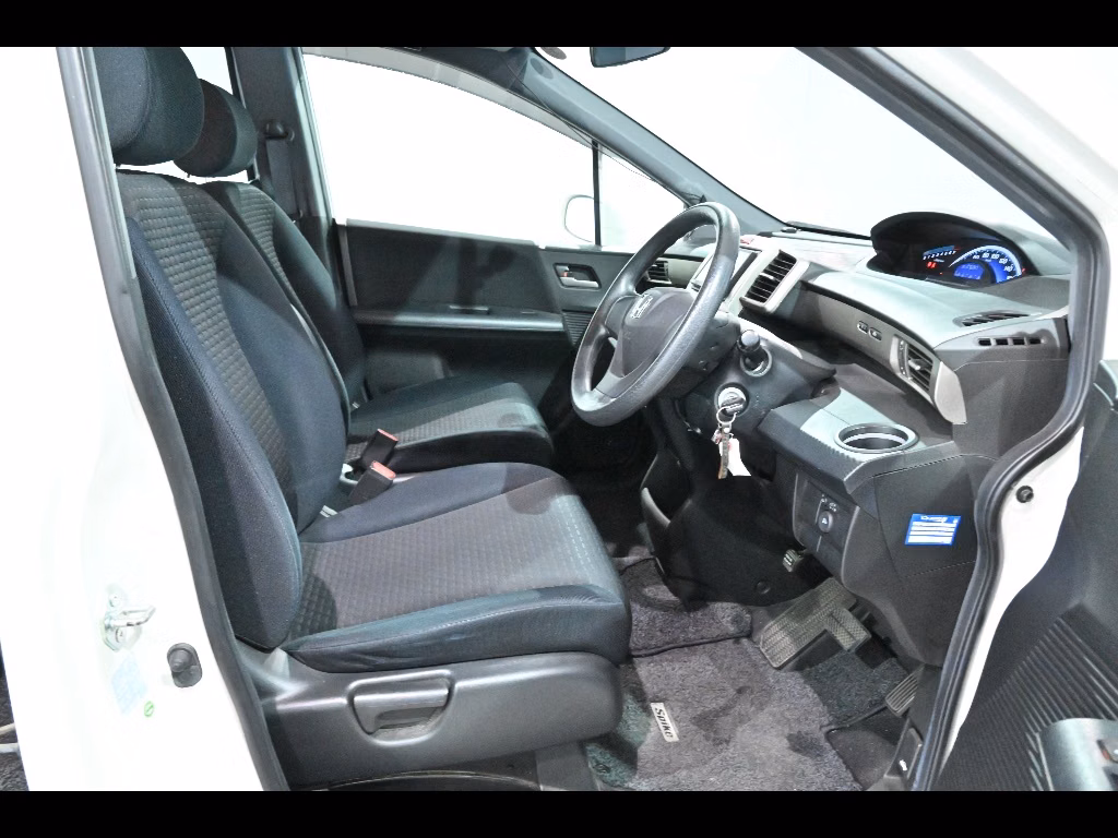 HONDA FREED SPIKE
