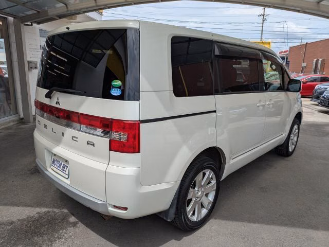 MITSUBISHI DELICA D:5