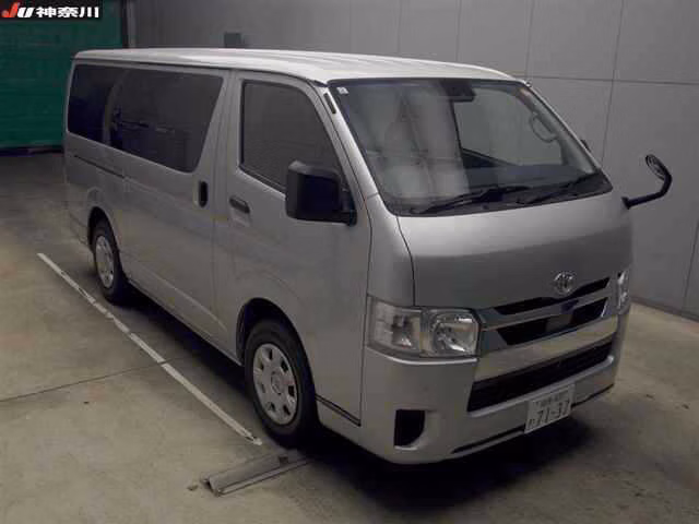 TOYOTA REGIUS ACE