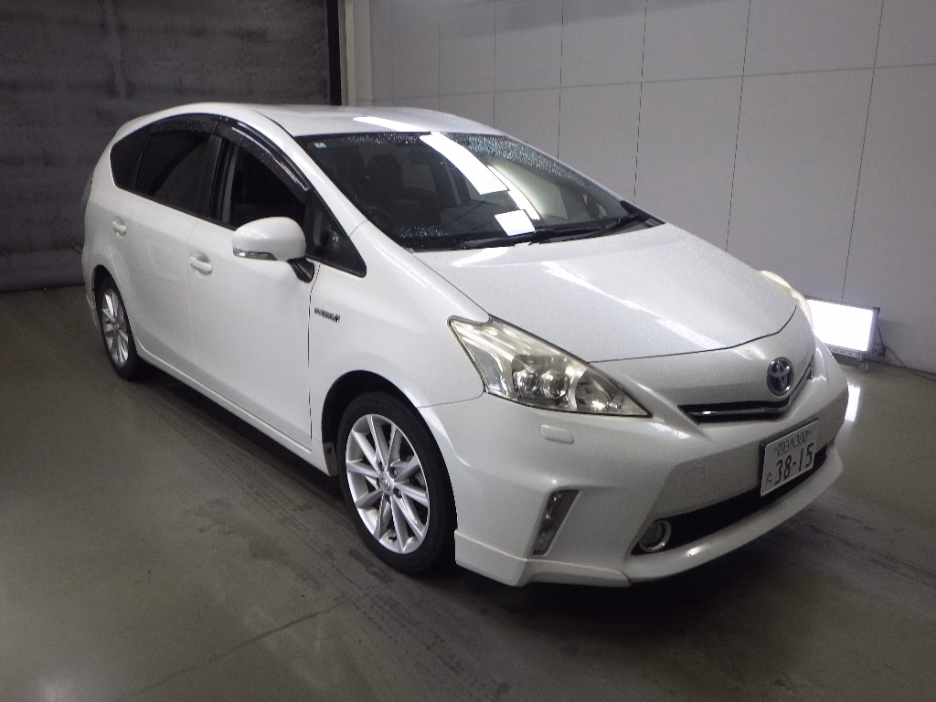 TOYOTA PRIUS ALPHA