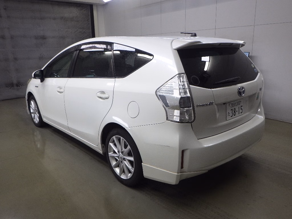 TOYOTA PRIUS ALPHA