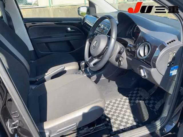 VOLKSWAGEN UP!