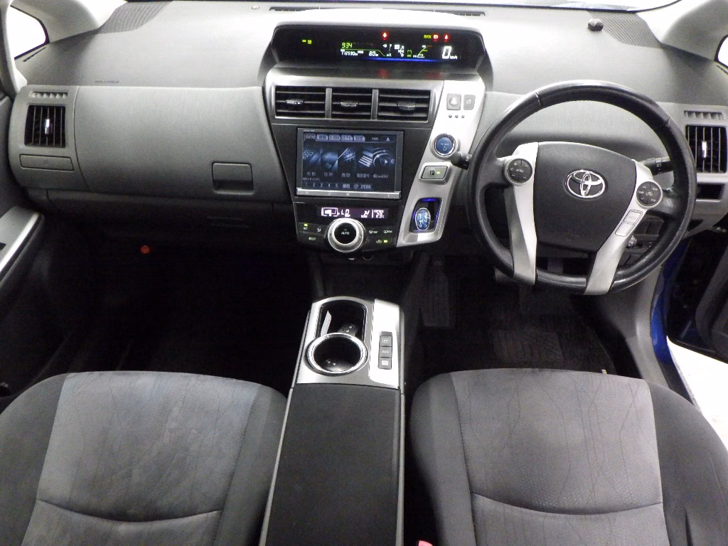 TOYOTA PRIUS ALPHA
