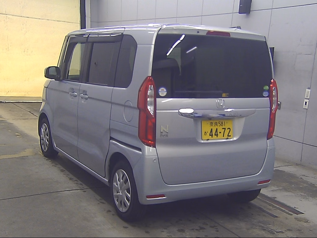 HONDA N-BOX