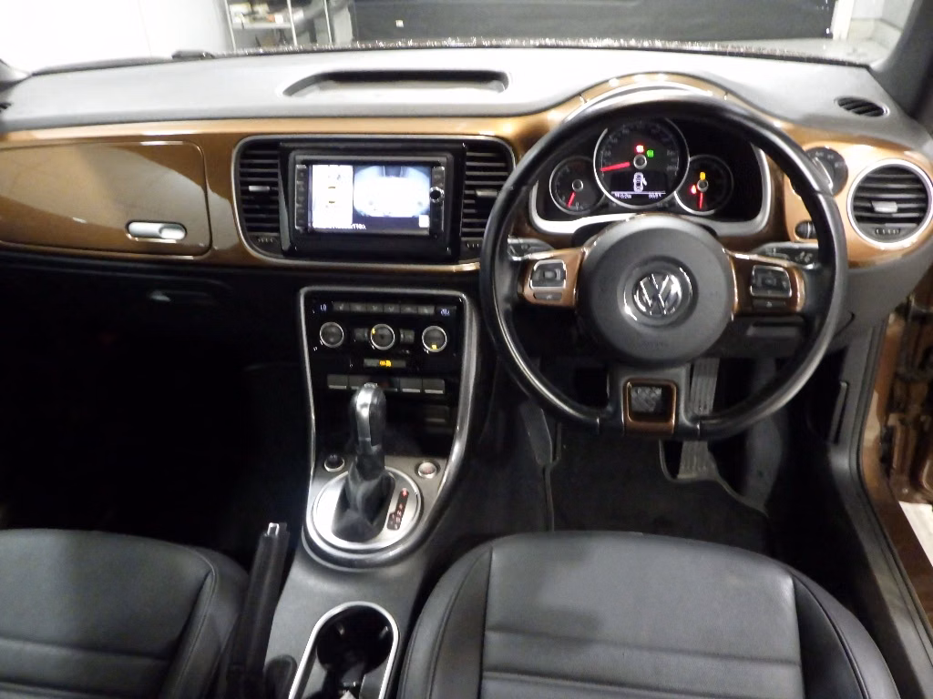 VOLKSWAGEN BEETLE