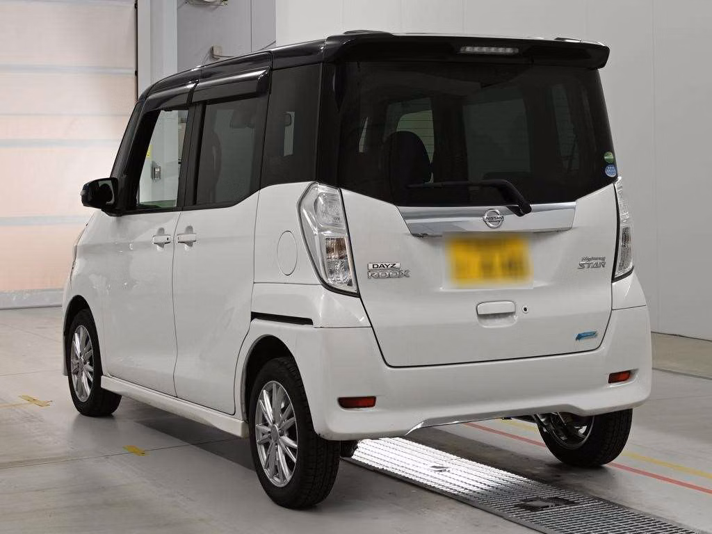 NISSAN DAYZ ROOX