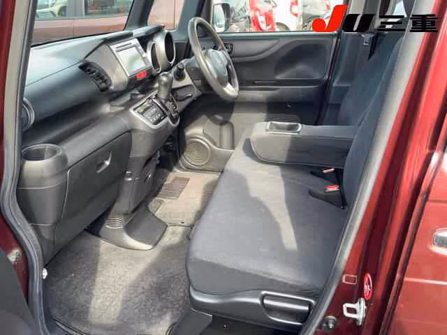HONDA N-BOX+