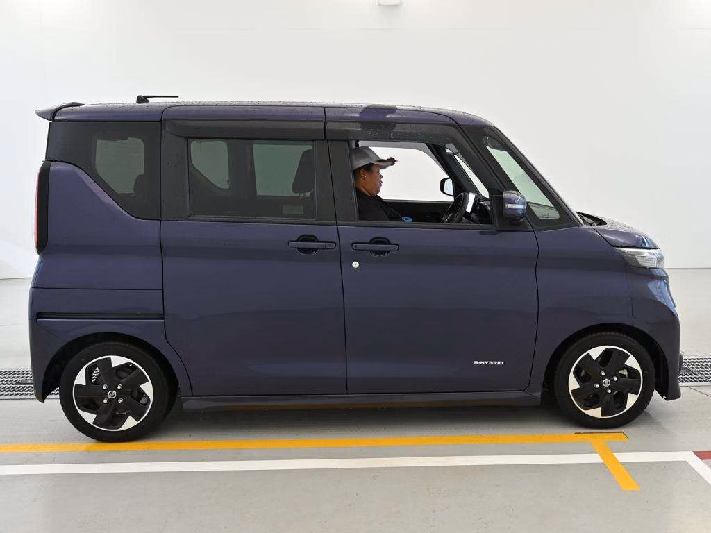 NISSAN ROOX