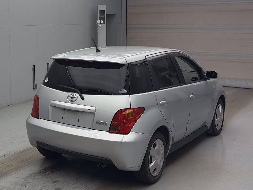TOYOTA IST