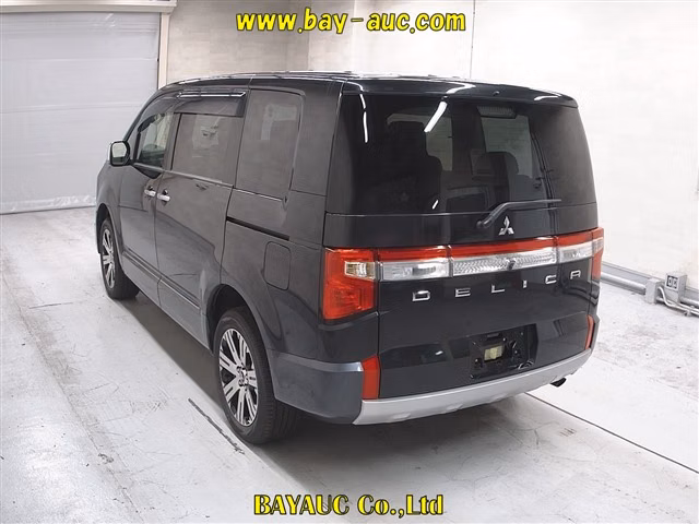 MITSUBISHI DELICA D:5