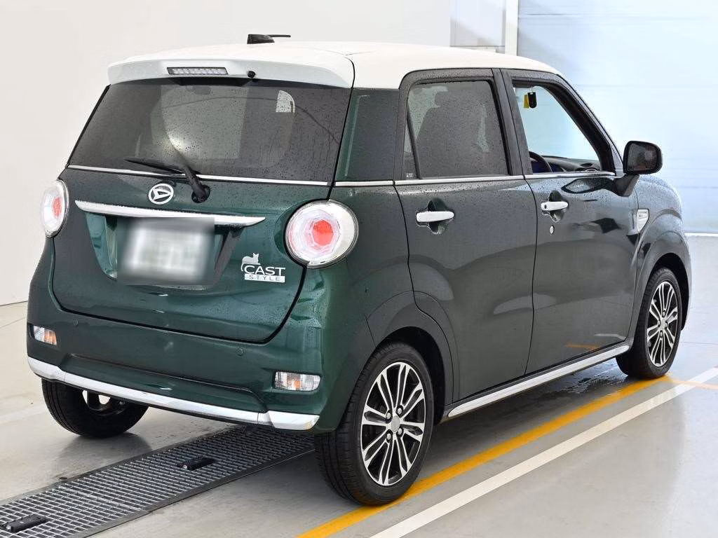 DAIHATSU CAST