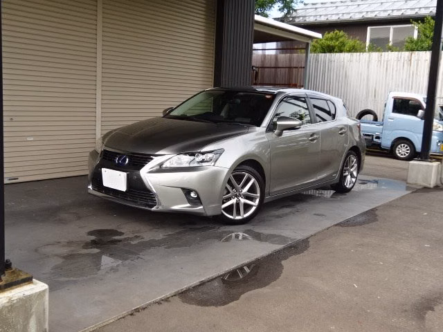 LEXUS CT200H