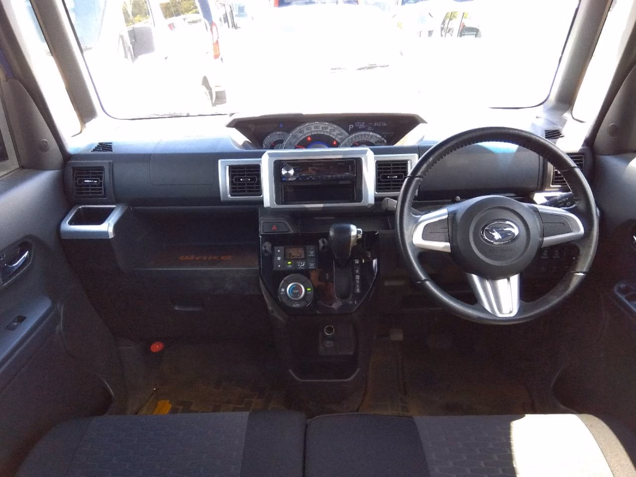 DAIHATSU WAKE