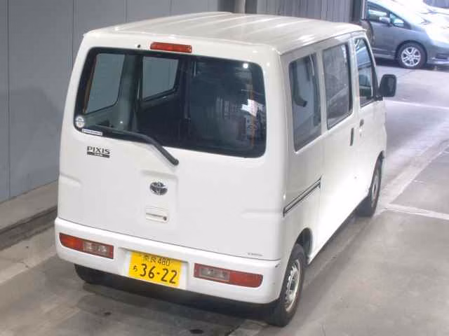 TOYOTA PIXIS VAN