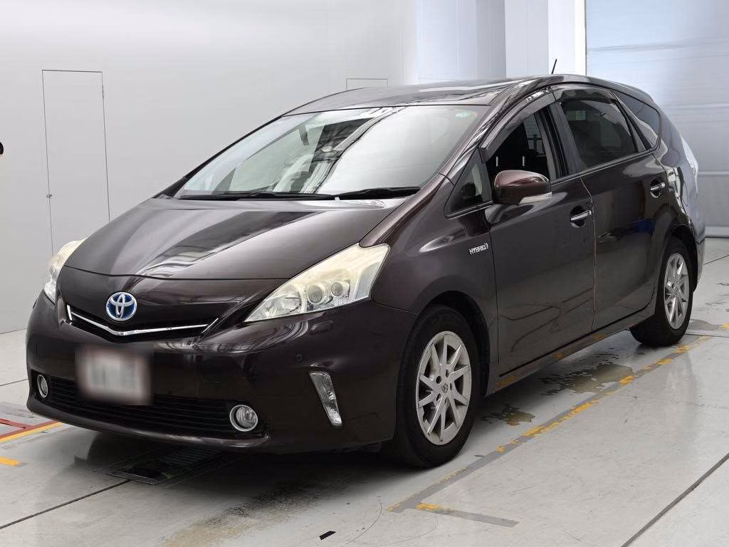 TOYOTA PRIUS ALPHA