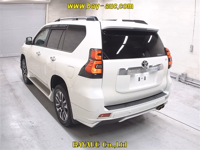 TOYOTA LAND CRUISER PRADO