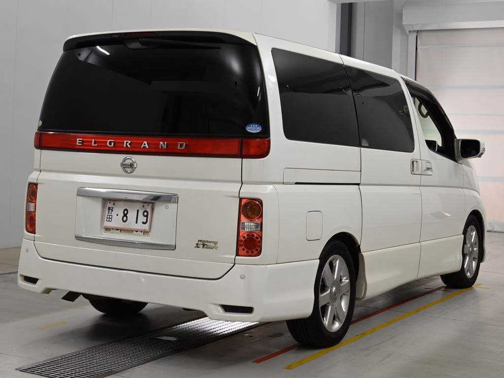 NISSAN ELGRAND