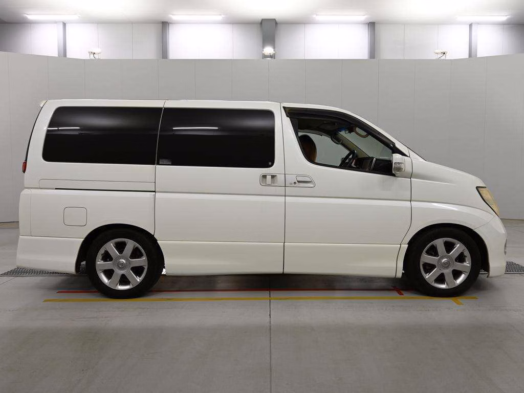 NISSAN ELGRAND