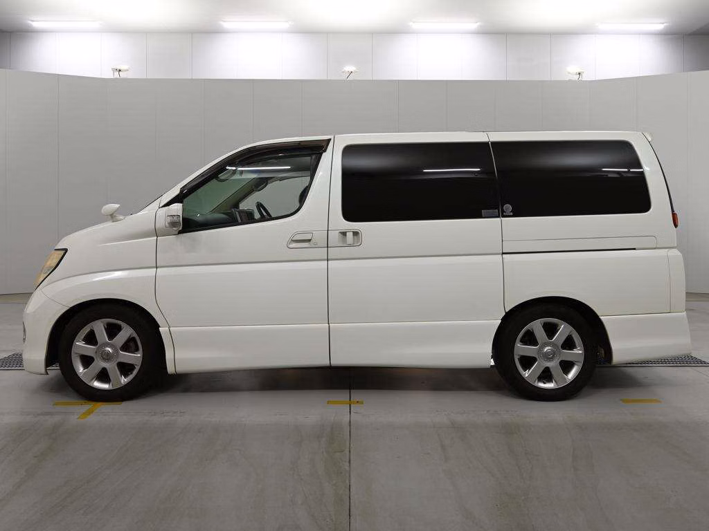 NISSAN ELGRAND
