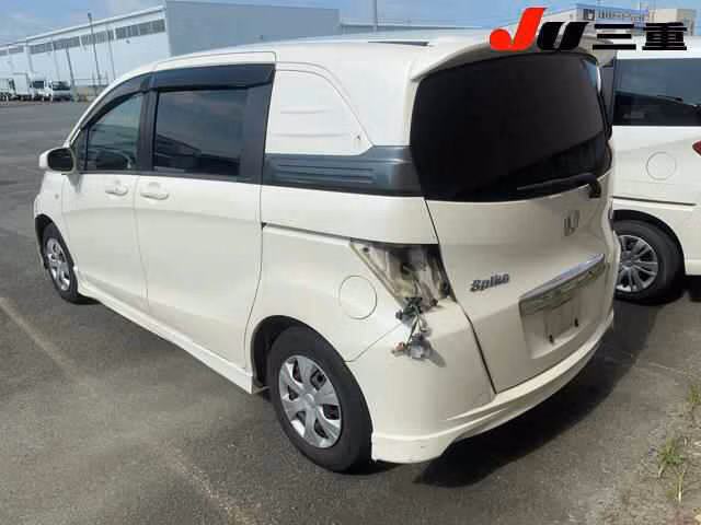HONDA FREED SPIKE