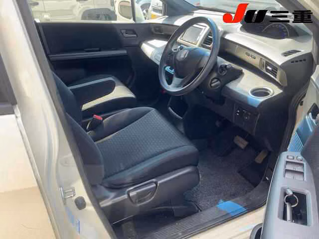 HONDA FREED SPIKE