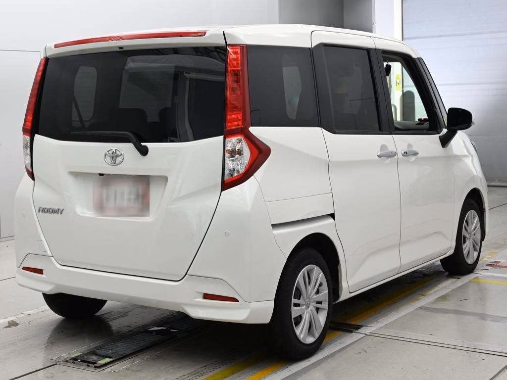 TOYOTA ROOMY