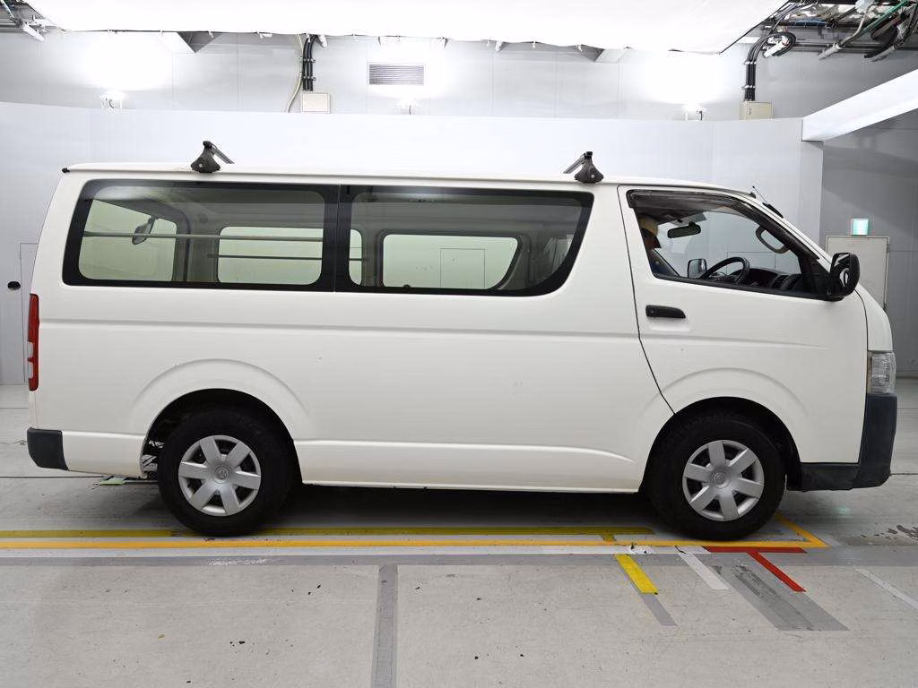TOYOTA REGIUS ACE