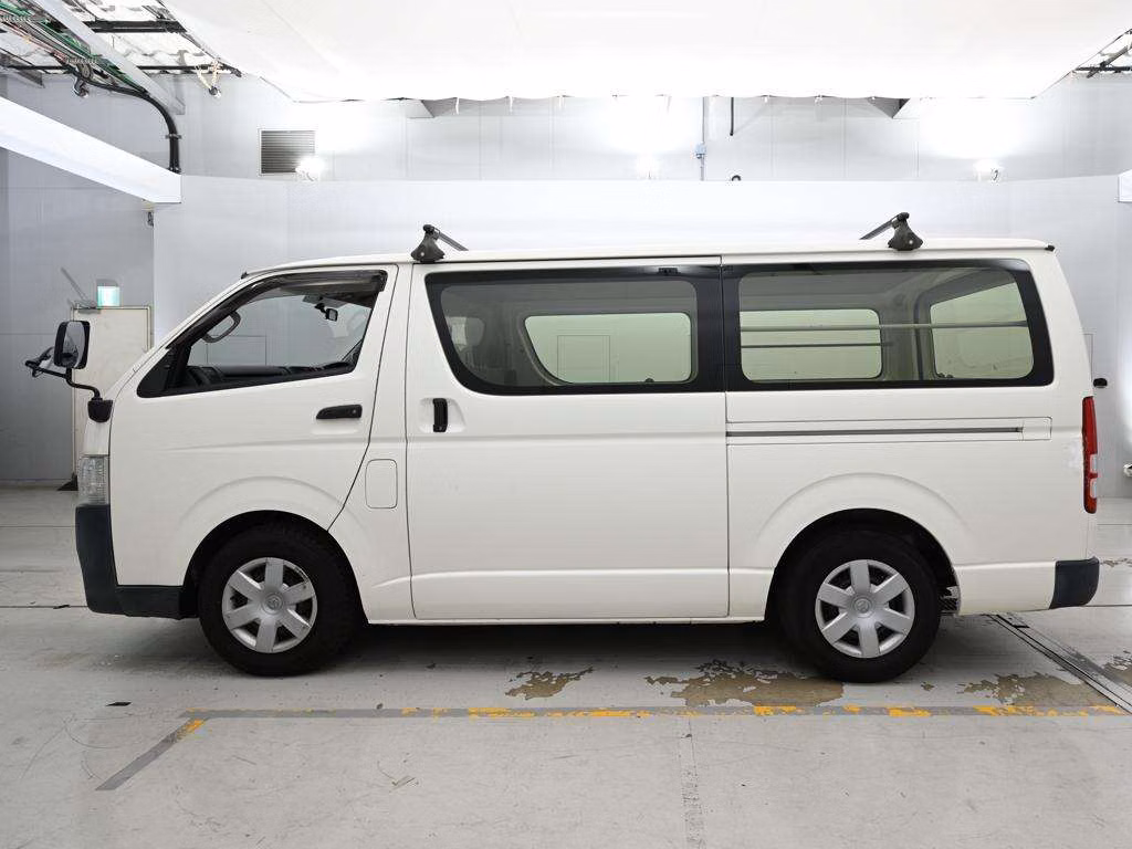 TOYOTA REGIUS ACE