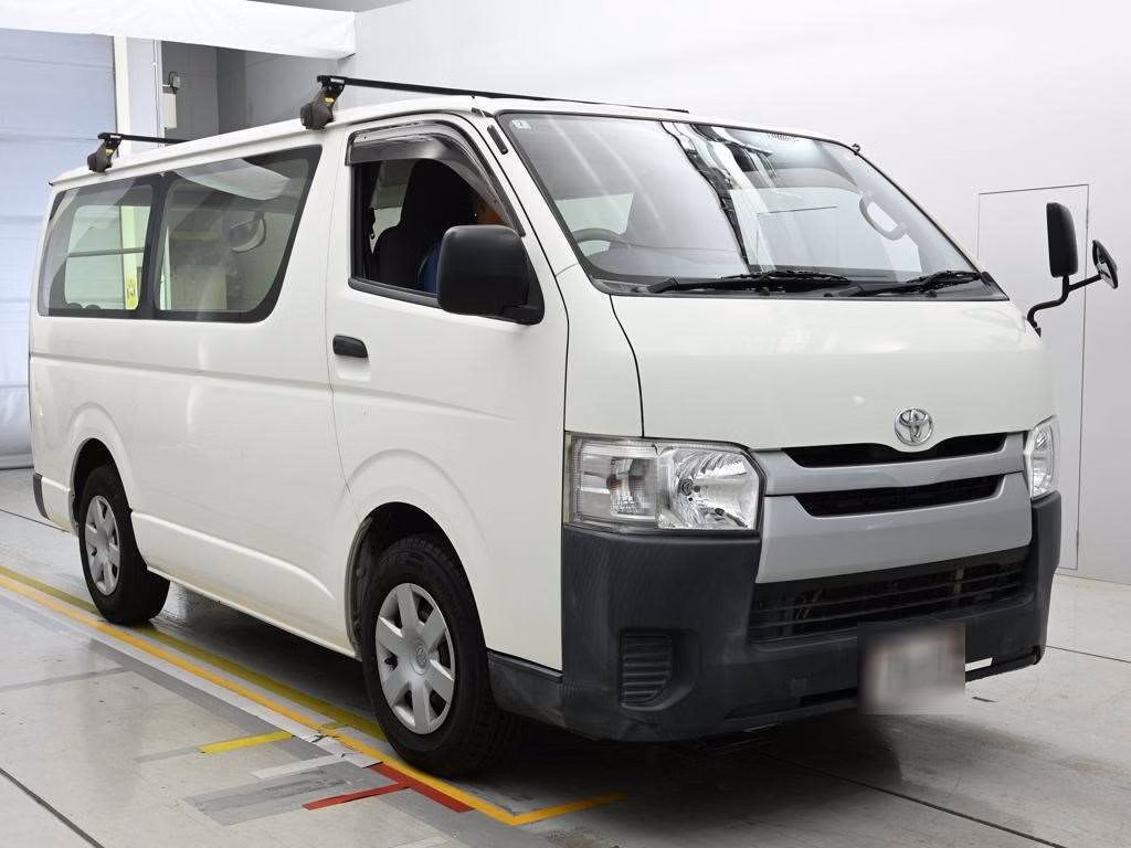 TOYOTA REGIUS ACE