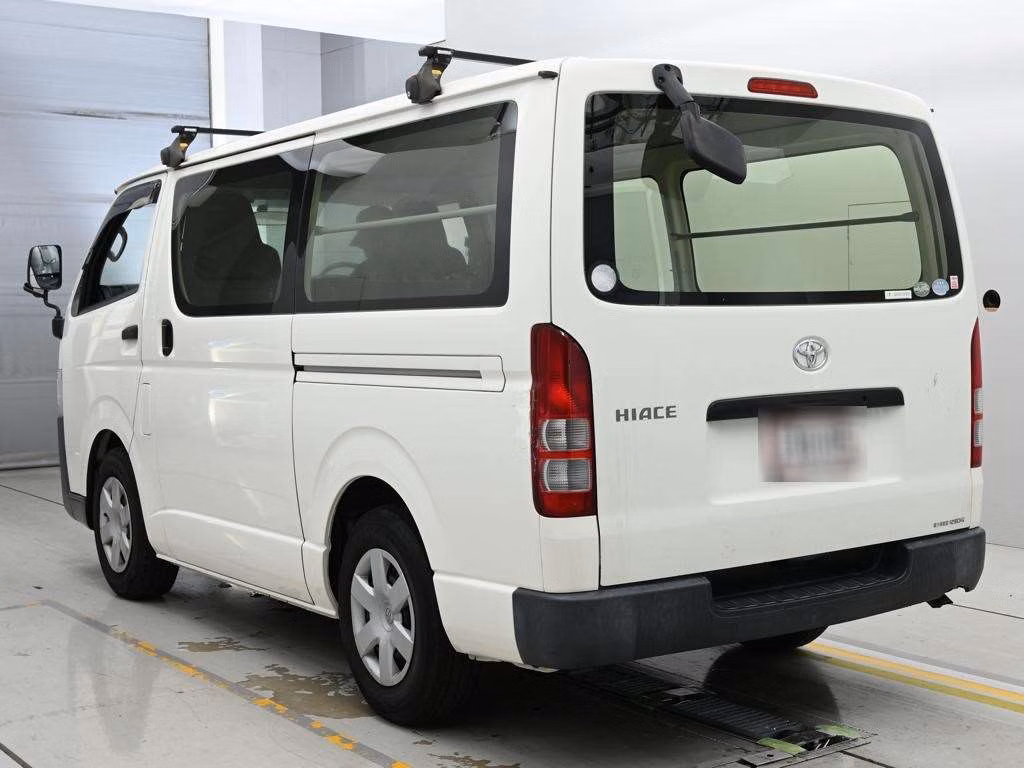TOYOTA REGIUS ACE