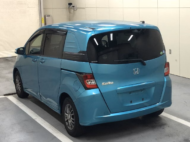 HONDA FREED SPIKE