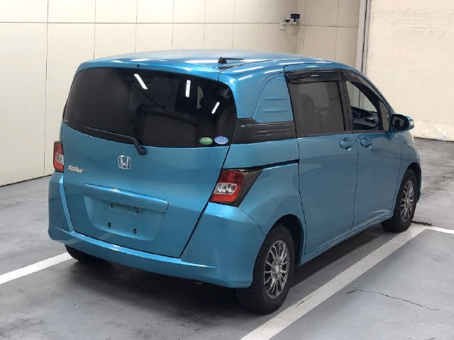 HONDA FREED SPIKE