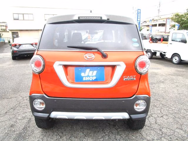 DAIHATSU CAST