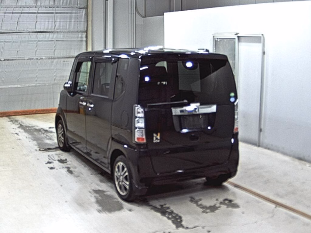 HONDA N-BOX
