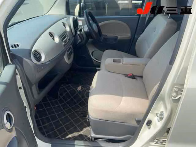 DAIHATSU MOVE LATTE