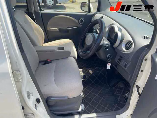 DAIHATSU MOVE LATTE