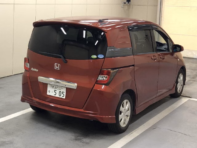 HONDA FREED SPIKE