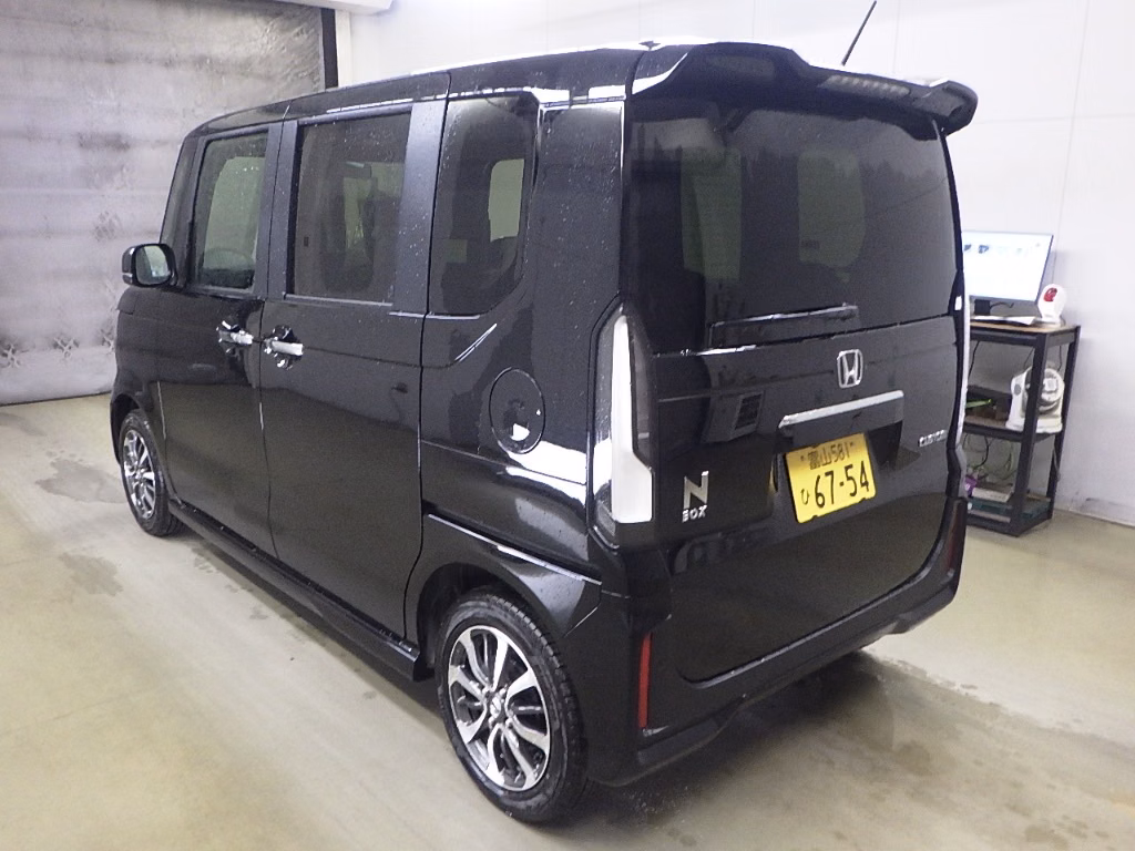 HONDA N-BOX