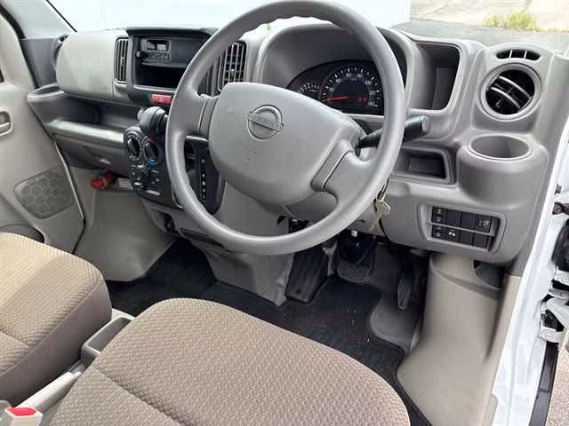 NISSAN NV100 CLIPPER