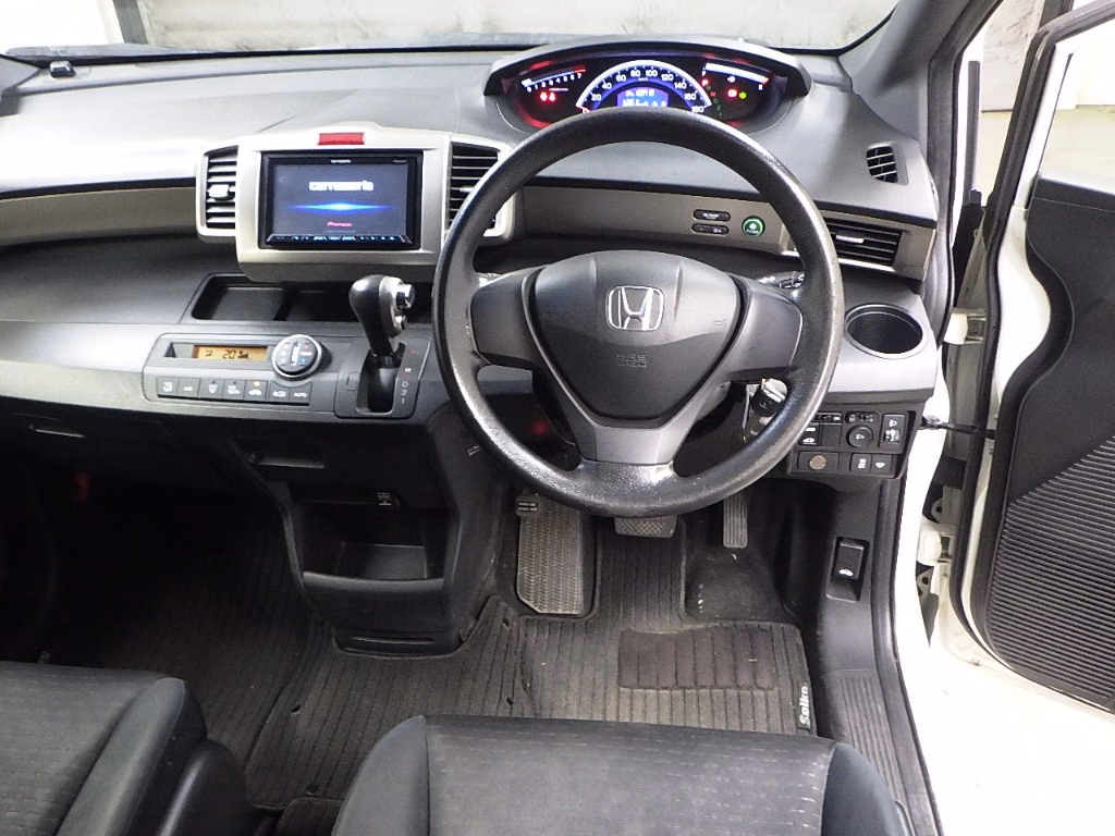 HONDA FREED SPIKE
