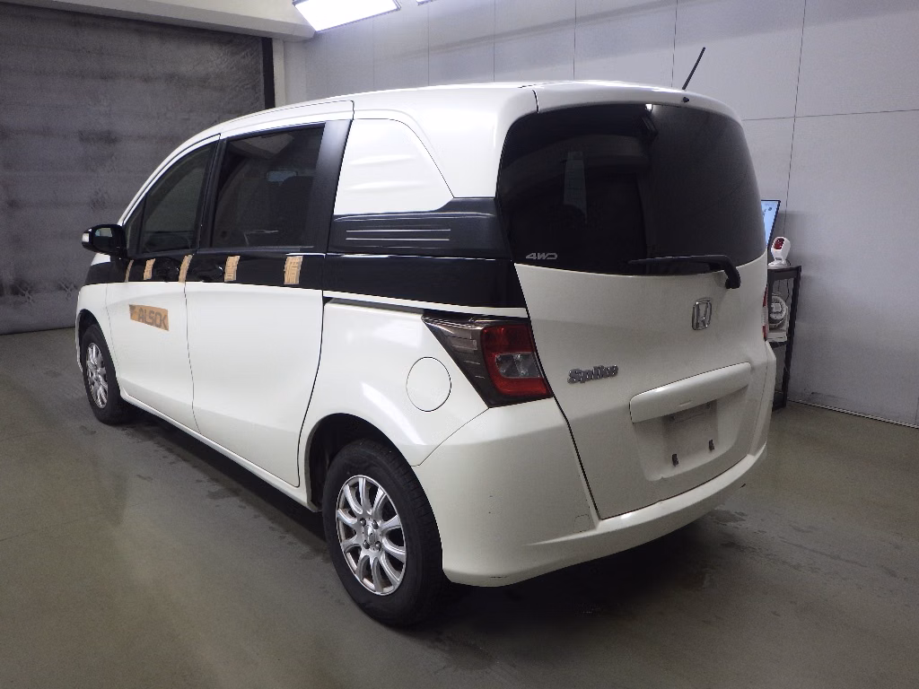 HONDA FREED SPIKE