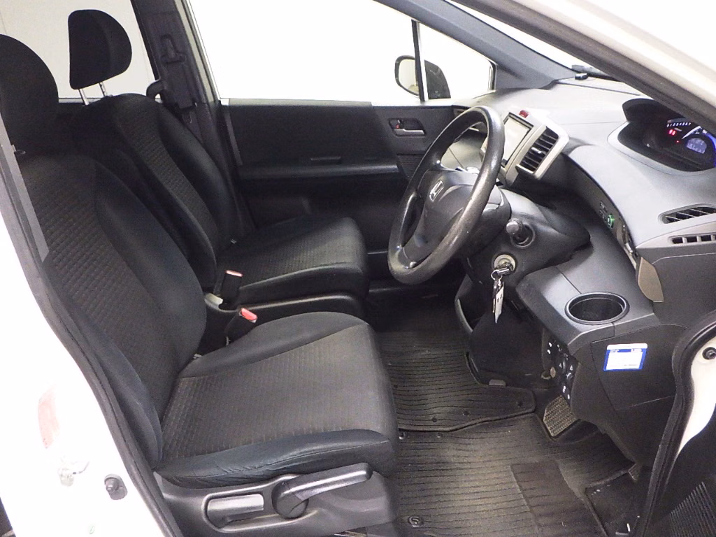 HONDA FREED SPIKE