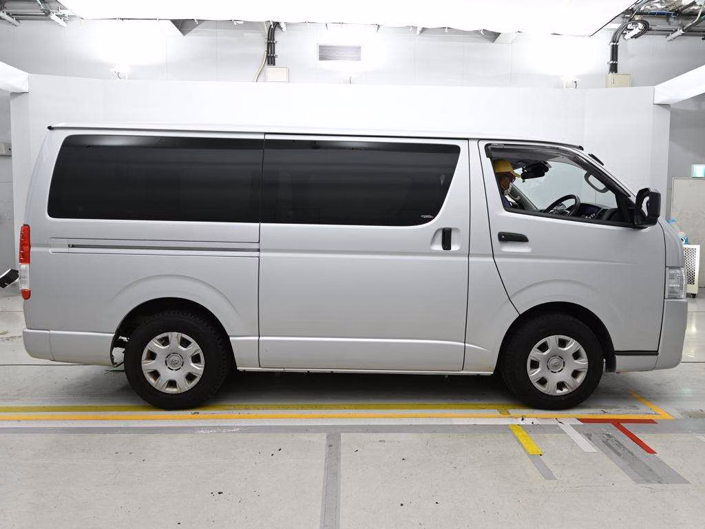 TOYOTA REGIUS ACE