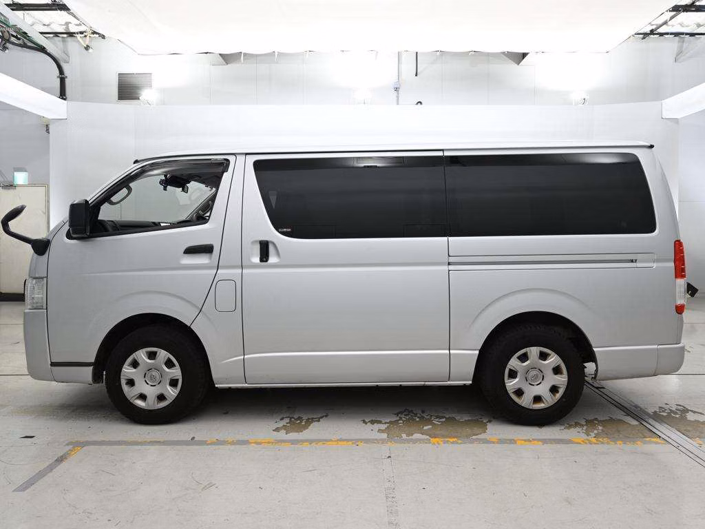 TOYOTA REGIUS ACE