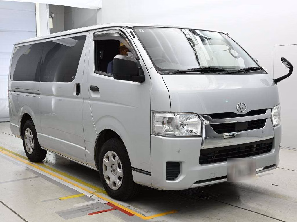 TOYOTA REGIUS ACE
