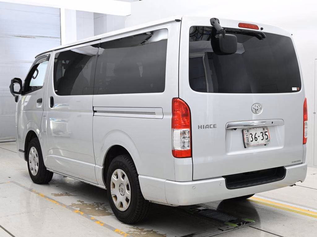 TOYOTA REGIUS ACE