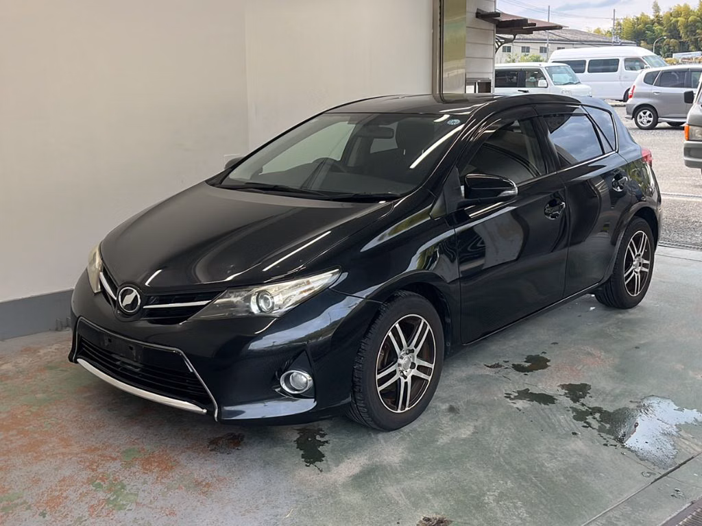 TOYOTA AURIS