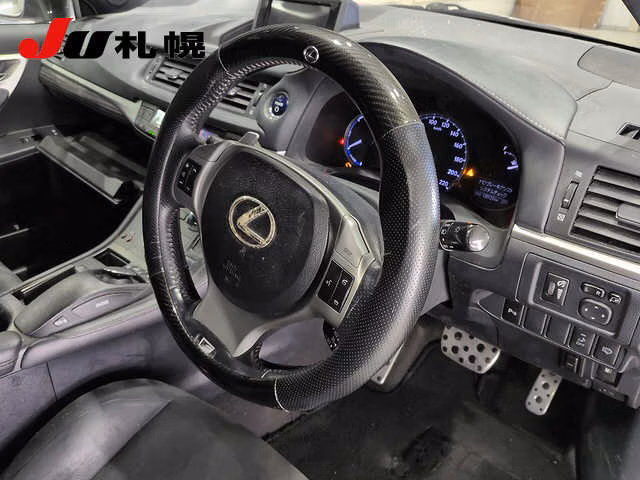 LEXUS CT200H