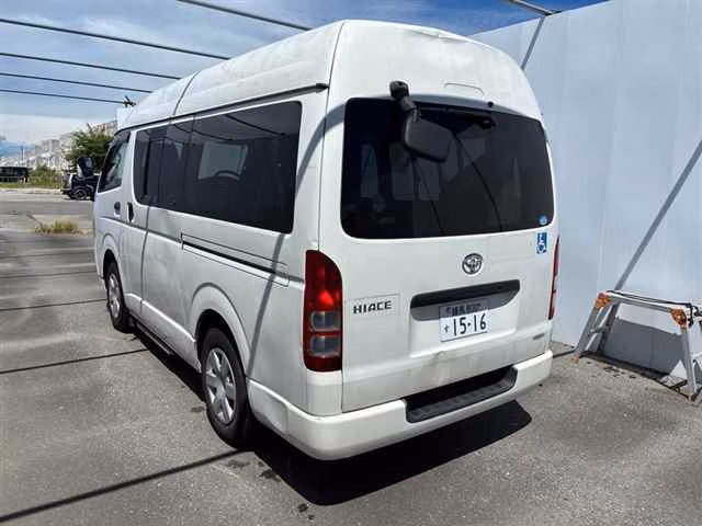TOYOTA REGIUS ACE