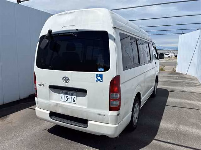 TOYOTA REGIUS ACE